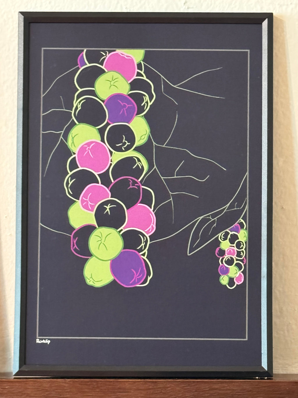 Uvas playeras---Framed art